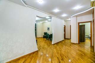 Апартаменты Luxary Apartment Molocan Garden Баку Апартаменты с 3 спальнями-24